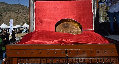 Festivalde açık artırmaya sunulan 1 kilo Sason balı, 340 bin liraya alıcı buldu