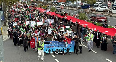 Gazze için yürüyüp, gökyüzüne balon bıraktılar
