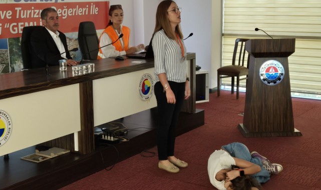 Gemlik Belediyesi çalışanları Temel Afet Bilinci Eğitimi aldı