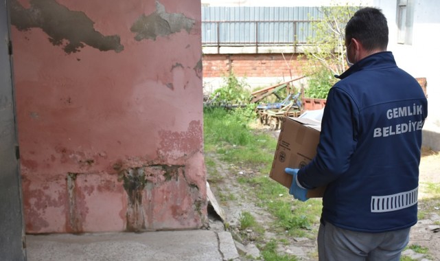 Gemlik Belediyesi’nden bin aileye erzak desteği