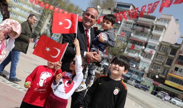 Gemlik Belediyesi’nden çocuklara karne hediyesi