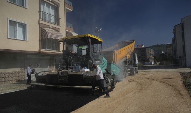 Gemlik Belediyesi’nden yol yapım atağı