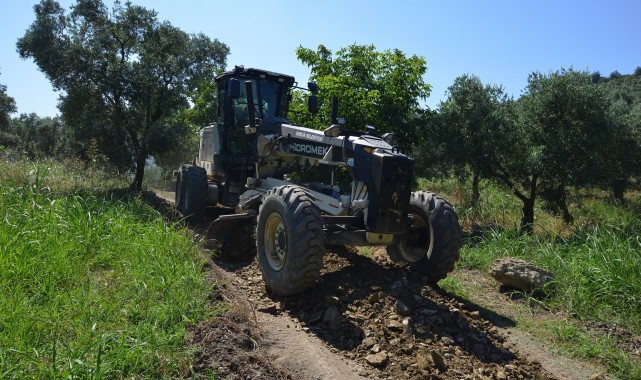 Gemlik Belediyesi’nin tarıma desteği arazi yollarıyla devam ediyor