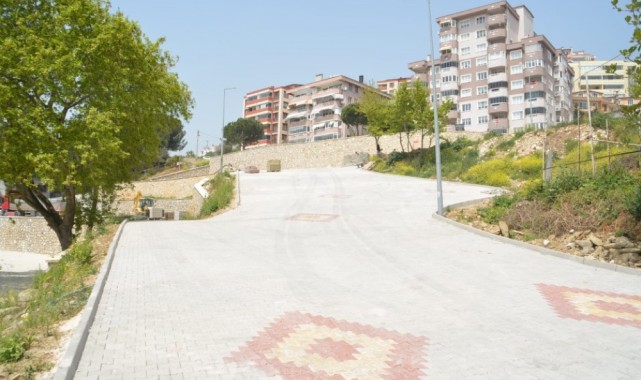 Gemlik Belediyesi Yol Yapım Çalışmalarını Sürdürüyor