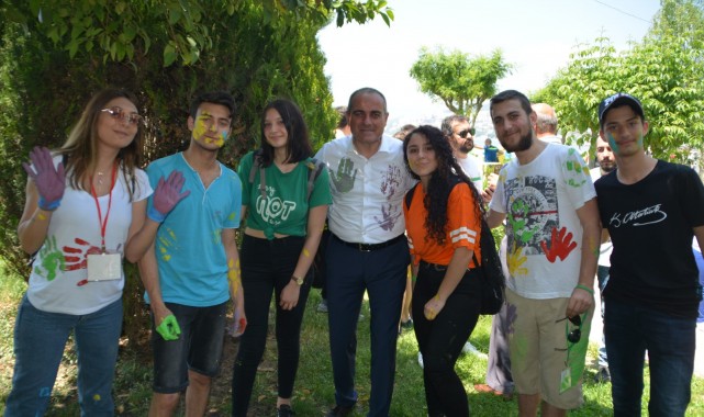 Gemlik Sahili Renklendi