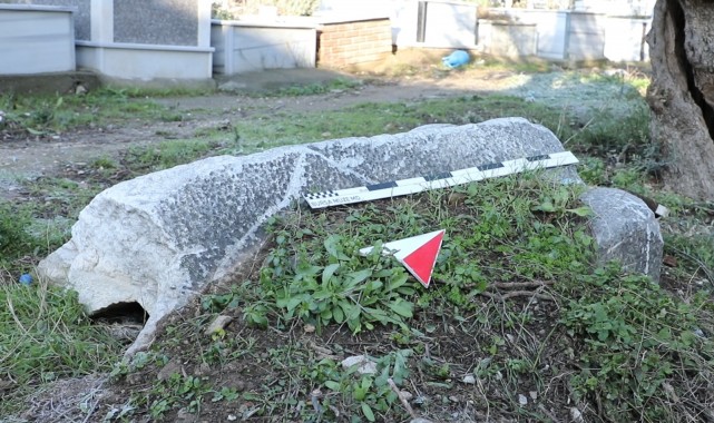 Gemlik’te 1800 yıllık lahit kapağı bulundu