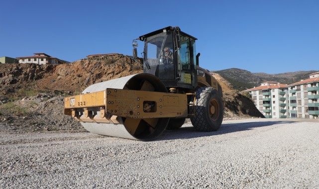 Gemlik’te 2022’de dört koldan yol çalışması