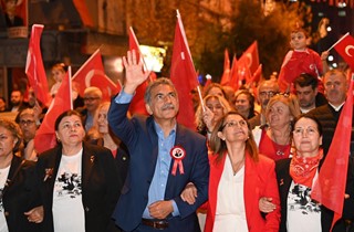 Gemlik’te Cumhuriyet Coşkusu Kortej Yürüyüşüyle Zirveye Ulaştı