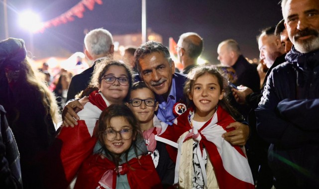 Gemlik’te Cumhuriyet Coşkusu Kortej Yürüyüşüyle Zirveye Ulaştı