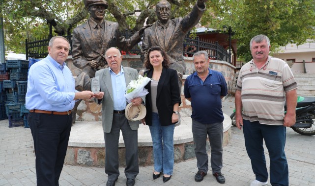 Gemlik’te en kıdemli zeytin üreticisi unutulmadı