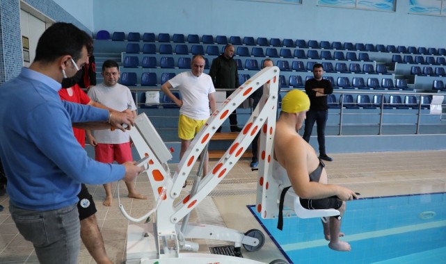 Gemlik’te havuz artık engelsiz