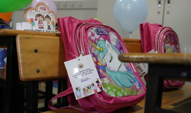 Gemlik’te kırtasiye setleri Uğur amcadan