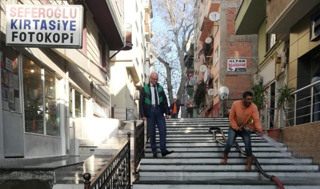 Gemlik’te sokaklar yıkanmaya devam ediyor