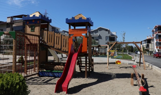 Gemlik’te yeni parklarda ahşap dönemi