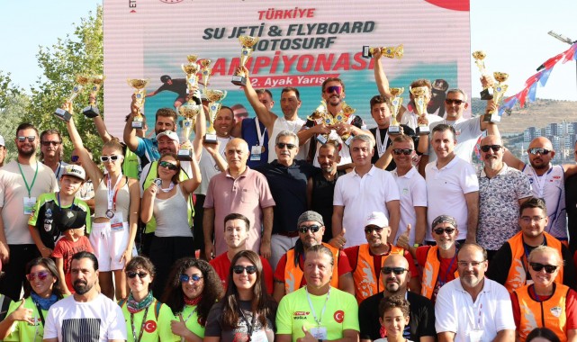 Gemlik’te Zafer Bayramı Su Sporları ve Otokros Heyecanıyla Kutlandı