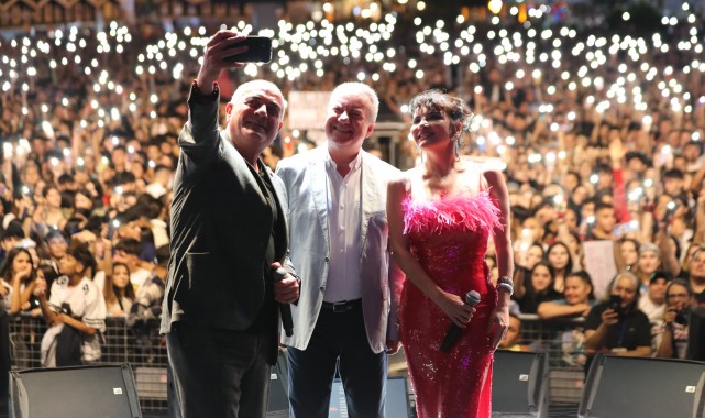 Gemlik Zeytini Festivalinde Göksel Rüzgarı