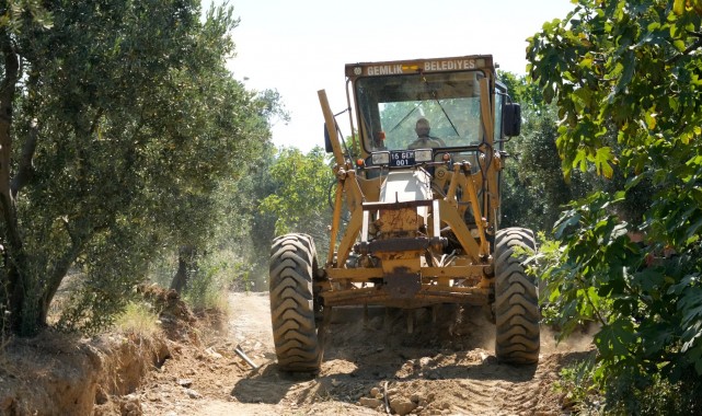 Gemlikli çiftçiye arazi yolu desteği