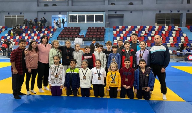 Gemlikli minik judocular madalyaya doymuyor