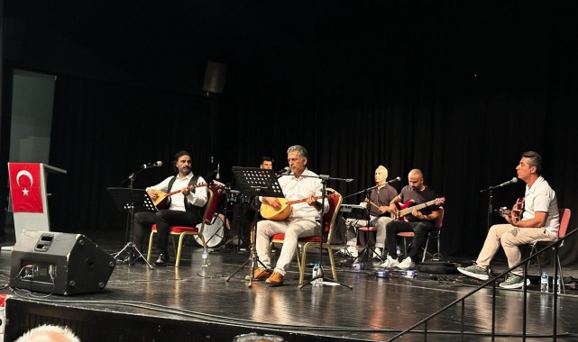 Gemlikli sanatçılardan barış türküleri