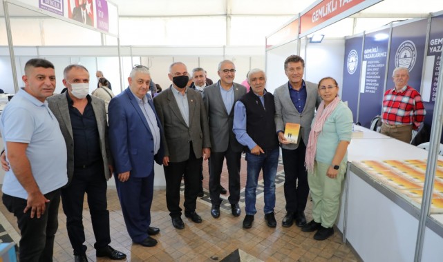 Gemlikli yazarlar okurlarla buluştu
