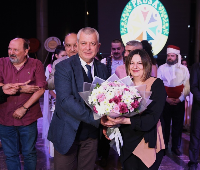 Gençlik ve Cumhuriyet Dansı İzleyenleri Kendine Hayran Bıraktı