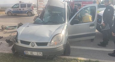Hafif ticari araçla kamyon çarpıştı: 4 ölü, 2 yaralı