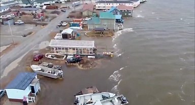 Halong Tayfunu, Alaska'nın batısını vurdu: 1 ölü