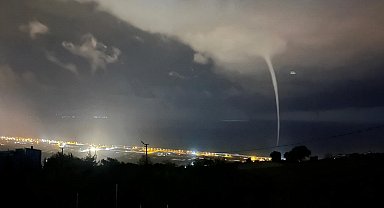 Hatay'da denizdeki hortum kamerada