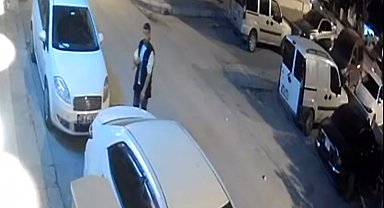 Hırsızlık anı çalınan güvenlik kamerası tarafından kaydedildi