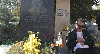 İbrahim Tatlıses'ten Neşet Ertaş'ın mezarına ziyaret