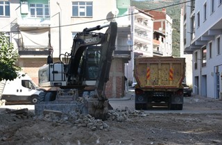 İki mahallede taş parke çalışması