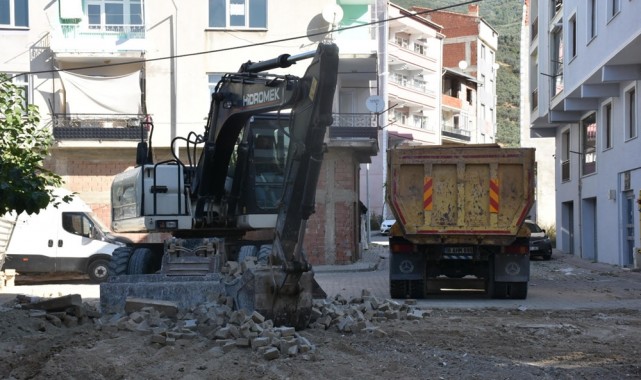 İki mahallede taş parke çalışması