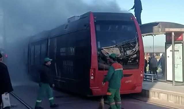 İpek Böceği tramvayında yangın paniği