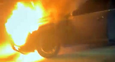 İstanbul - Avcılar D-100 yan yolda otomobil alev aldı