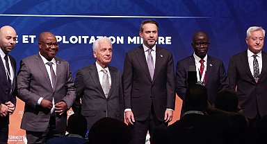 Bakan Bayraktar: 2028'de Türkiye'nin 17 milyon hanesine enerji sağlamayı hedefliyoruz