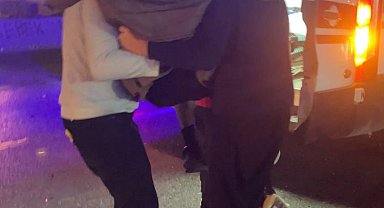 İstanbul - Başakşehir'de otomobil durağa çarptı: 1 yaralı