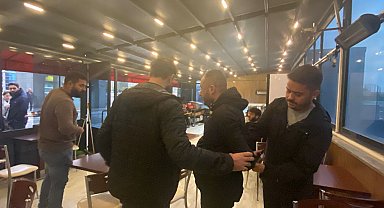 İstanbul - Cezaevinden çıkan avukat, koğuşta tanıştığı mahkumu dolandırırken suçüstü yakalandı