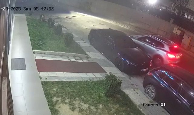 İstanbul- Eyüpsultan'da inşaat şirketine ve sahibinin evine aynı gün silahla ateş açan şüpheliler kamerada