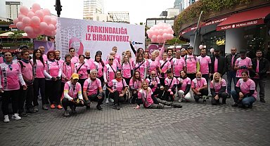İstanbul-Kadıköy'de meme kanserinde farkındalık için motosiklet ve bisiklet turu