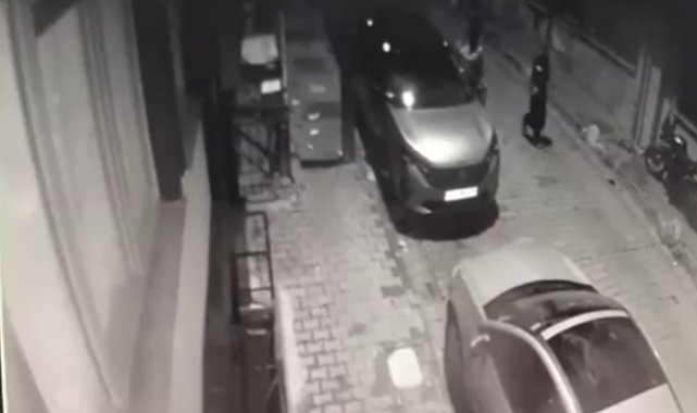 İstanbul - Kağıthane'de park halindeki araçların aynalarını yumrukla kırdı