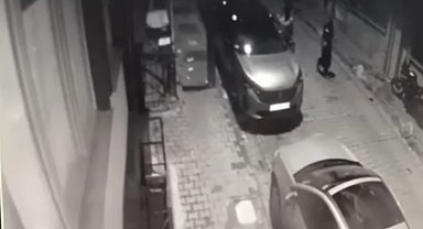 İstanbul - Kağıthane'de park halindeki araçların aynalarını yumrukla kırdı