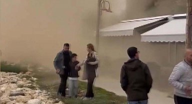 İstanbul - Silivri'de çay bahçesine kaya parçaları düştü