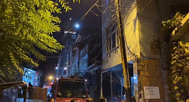 İstanbul- Şişli'de 3 katlı binanın çatısında yangın