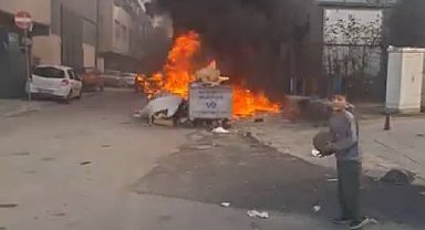 İstanbul - Sultangazi'de çöp konteynerindeki yangın park halindeki otomobile sıçradı