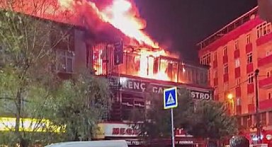 İstanbul - Sultangazi'de kafe alev alev yandı