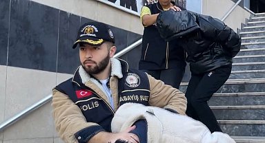 İstanbul - Tırnakçılık yöntemiyle turistlerin paralarını çalan yabancı uyruklu 3 şüpheli yakalandı