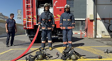İtfaiyede öğrencilere 'yangına müdahale' dersi