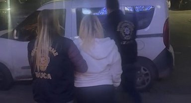 İzmir'de 76 bin 838 adet sentetik ecza hapı ele geçirildi