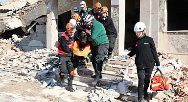 İzmir'de deprem tatbikatı