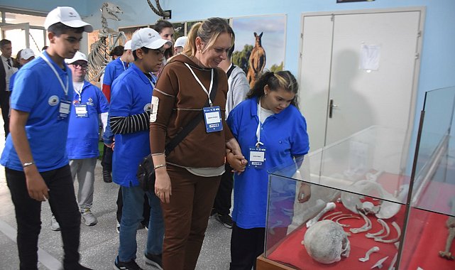İzmir'de özel öğrencilere doğa ve bilim yolculuğu
